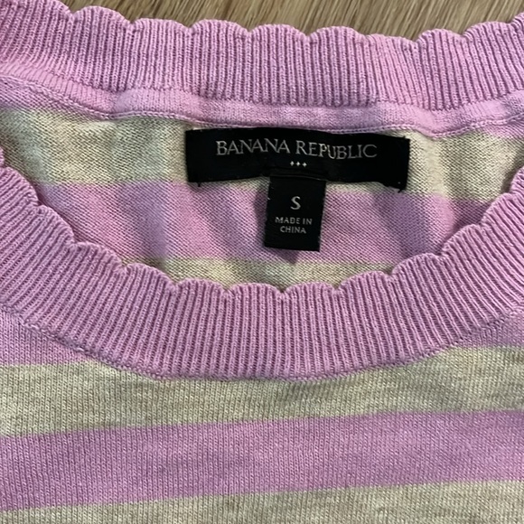 Beautiful Banana Republic Purple and Grey Rayon Blend Scallop Neck Sweater Small - Picture 2 of 4